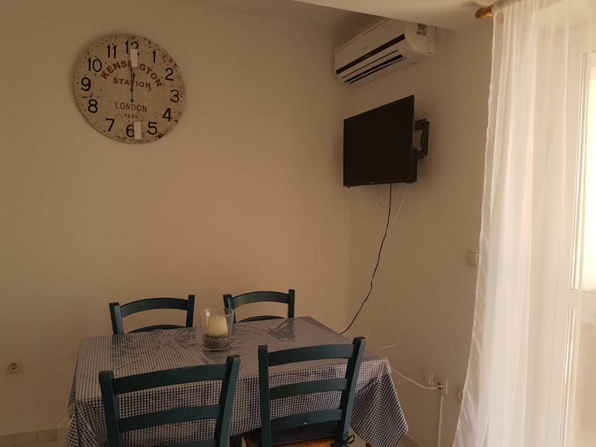 Apartmani Dekovic Primosten Exterior photo